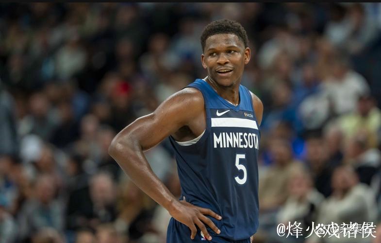 爱德华兹砍下33分兰德尔贡献23+10 森林狼终结热火连胜势头